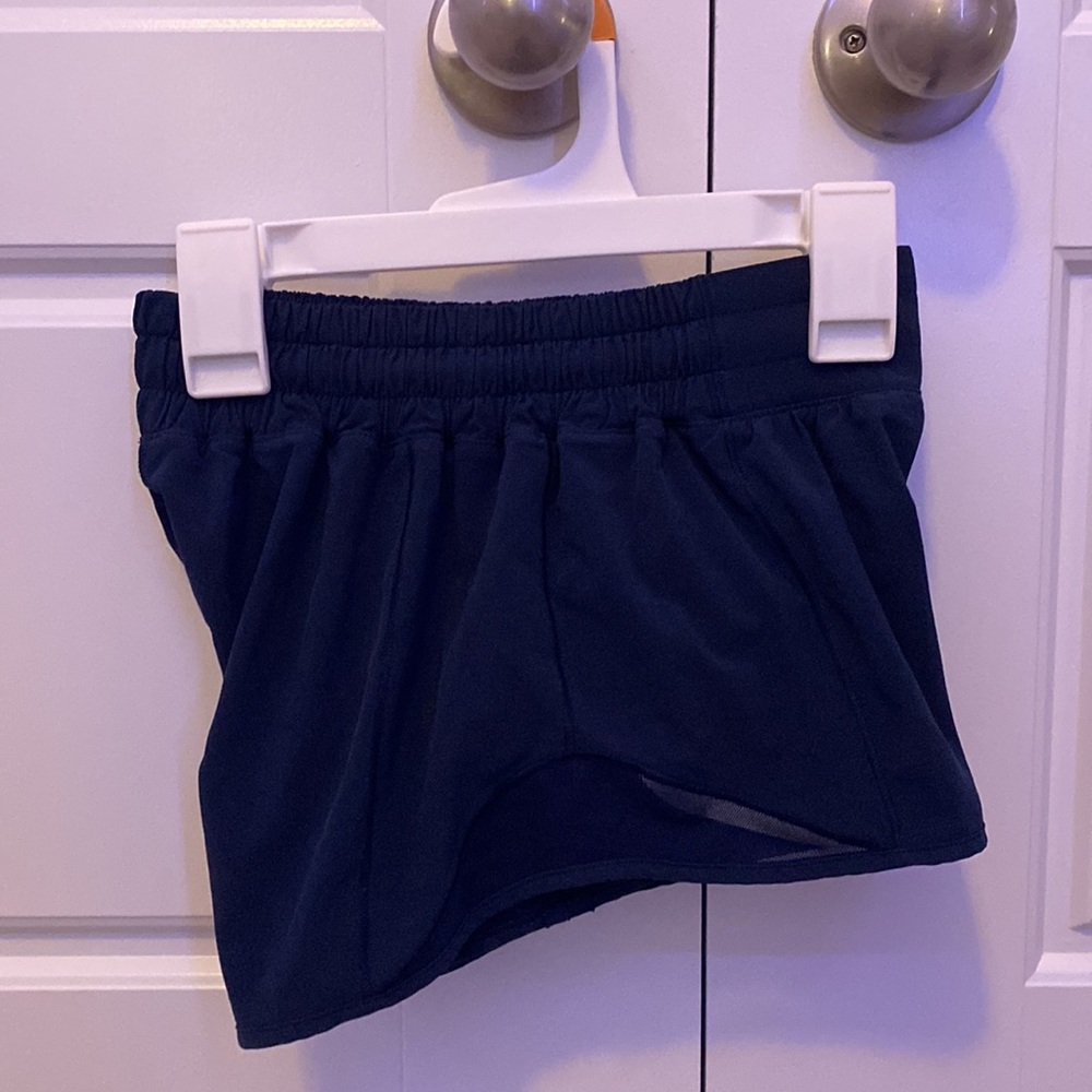 Lululemon Hottie Hot 2.5 shorts